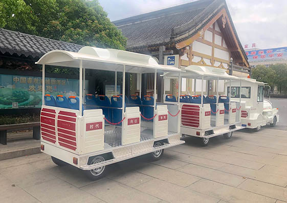 img of 非常适应狭窄道路的观光火车（车身宽上限处1.4米）